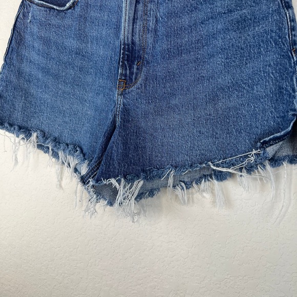 SOLD Abercrombie & Fitch Curve Love High Rise Mom Shorts 4" Denim Size 28 / 6 - Picture 3 of 7